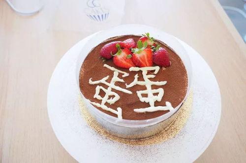 甜品小瓜吃蛋糕视频,小瓜品尝蛋糕的甜蜜之旅