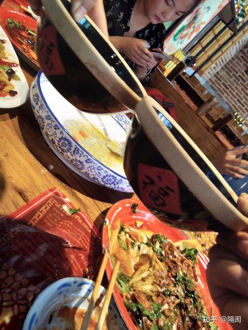 枣庄学院吃瓜视频,吃瓜视频揭秘校园生活趣事